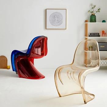 Šiaurės šalių minimalistinės valgomojo kėdės Modernus dizaineris Plastikas Ergonomiška poilsio kėdė Makiažas Skaidrus Sillas Restorano baldai