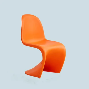 Šiaurės šalių minimalistinės valgomojo kėdės Modernus dizaineris Plastikas Ergonomiška poilsio kėdė Makiažas Skaidrus Sillas Restorano baldai